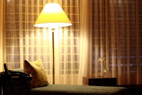Chymes Hotel Танджунг-Бунга Экстерьер фото
