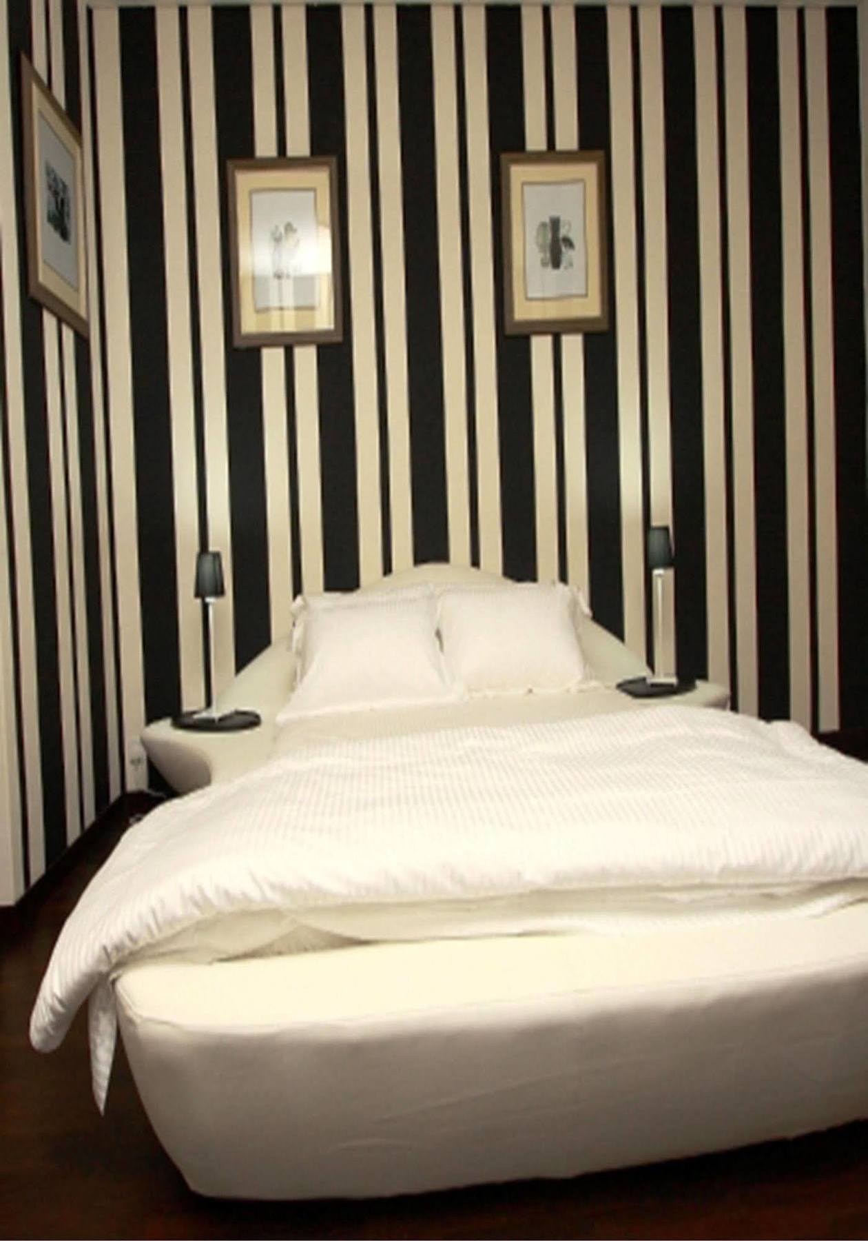 Chymes Hotel Танджунг-Бунга Экстерьер фото